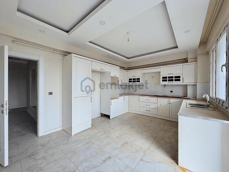 Rai̇nbow Gayri̇menkul Diyarbakır Yenişehir Fabrika Mahallesi 4+1 Oda
