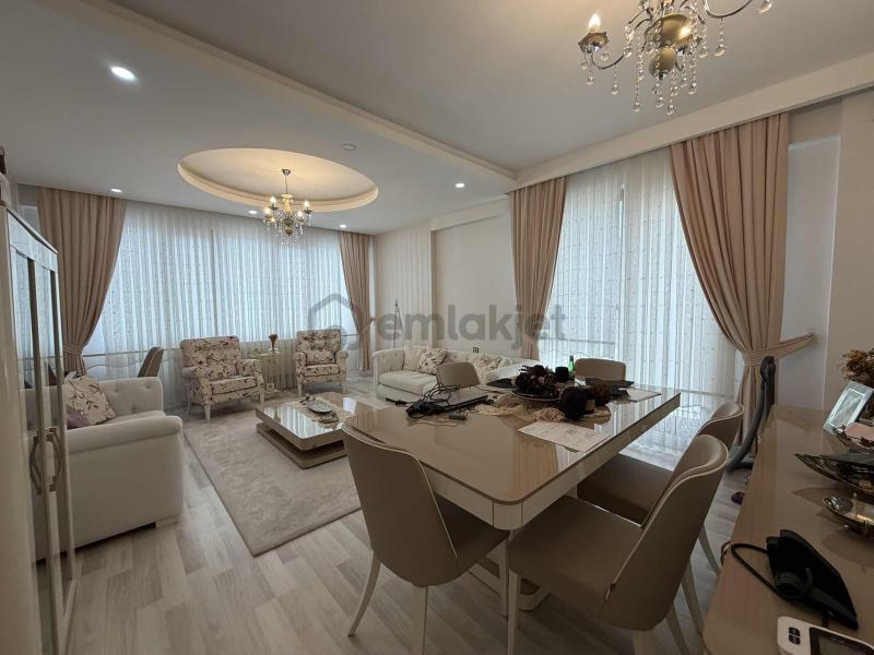 Rai̇nbow Gayri̇menkul Diyarbakır Kayapınar Fırat Mahallesi 3+1 Oda